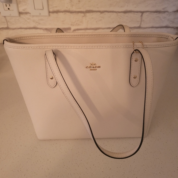 Coach purse - Picture 2 of 2